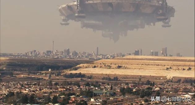 电影里的大厦倒塌现场,电影里建筑物突然崩塌的片段