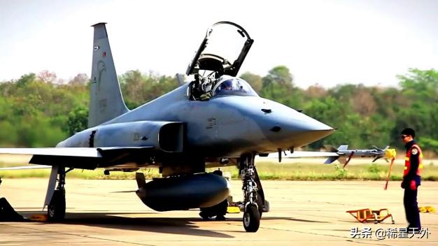 jas-39战斗机要多少地勤人员,jas39战斗机武器载重