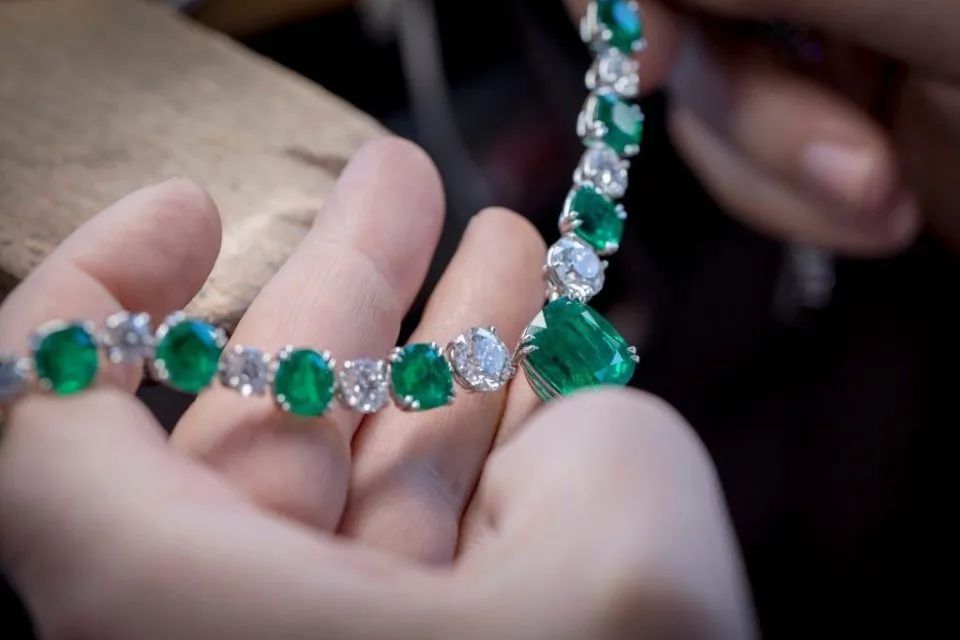 干货免费为您鉴定奢侈品,哪个珠宝玉石鉴定机构最好