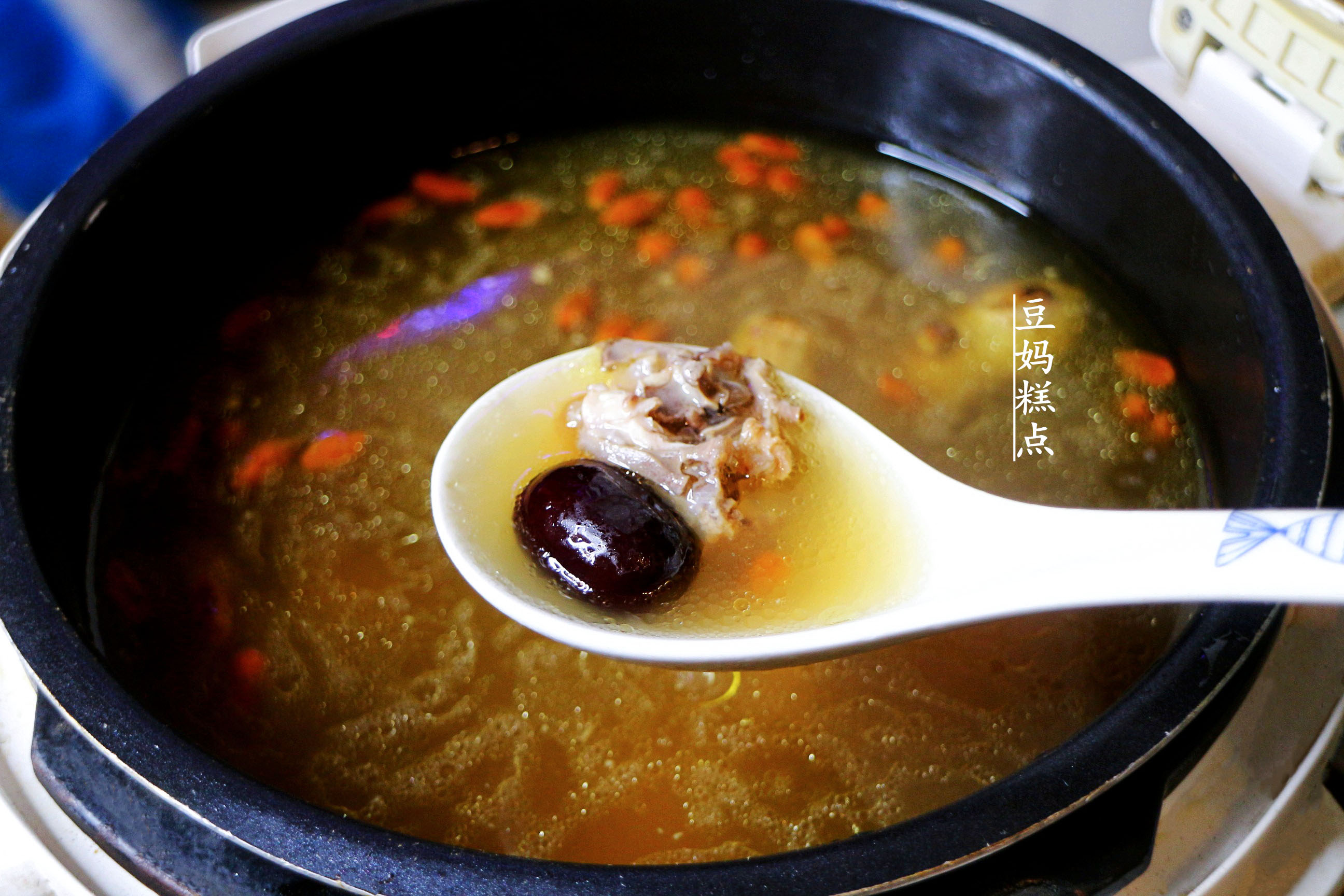 自制鸡汤火锅汤底家常做法,自制鸡汤小火锅做法