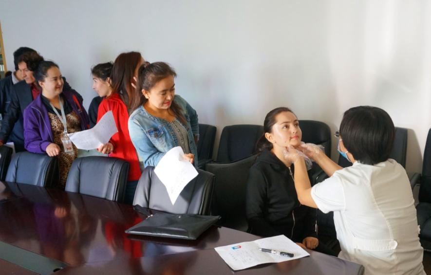 又是一年开学季，安徽财经大学迎新标语走红，每条都不让学生失望