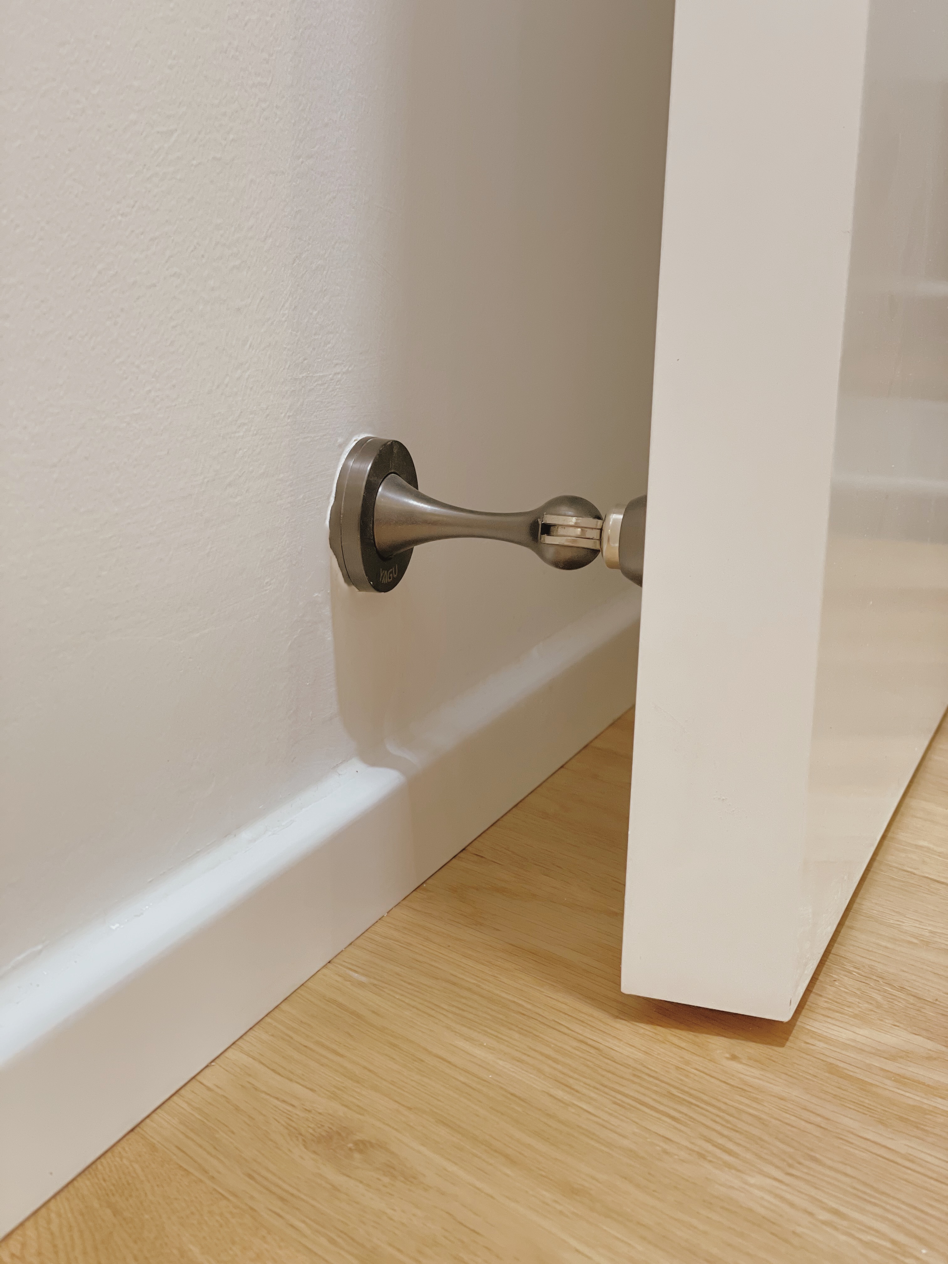 白色带扣线烤漆木门款式,烤漆房间木门怎么选