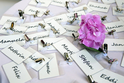 婚礼仪式新人感谢来宾鞠躬主持词,新的简短精彩的婚礼主持词完整版