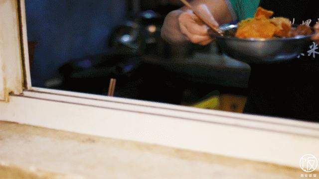 又香又臭的螺蛳粉太美味了,又臭又香螺蛳粉真的很好吃