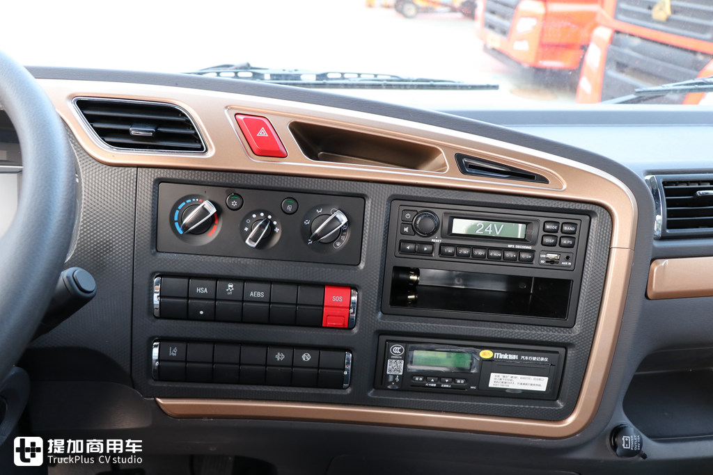 奥铃大黄蜂国五发动机,奥铃大黄蜂玉柴六缸245马力版