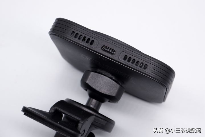 亿色车载磁吸无线充支架：磁吸+无线，轻松好出行