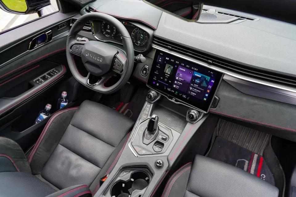 领克01phev和领克05phev,2022款领克05两驱耀halo测评