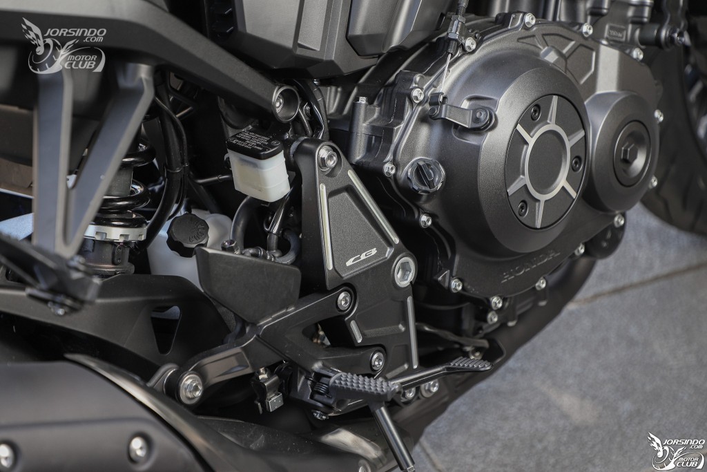 本田cbx1000摩托车试驾,试驾本田CB1000R