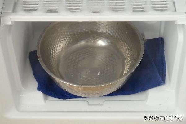 冰箱结冰太厚怎么处理不伤冰箱,冰箱结冰厚只需一招