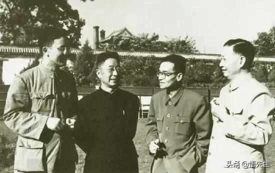 年轻时的霍金照,霍金年轻时照片有多帅