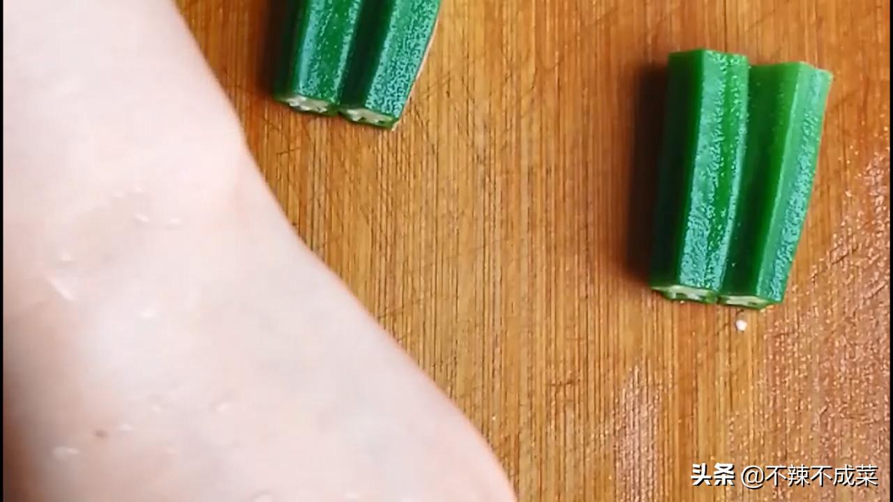 清淡秋葵美食做法家常菜,秋葵怎么做好吃又简单家庭版