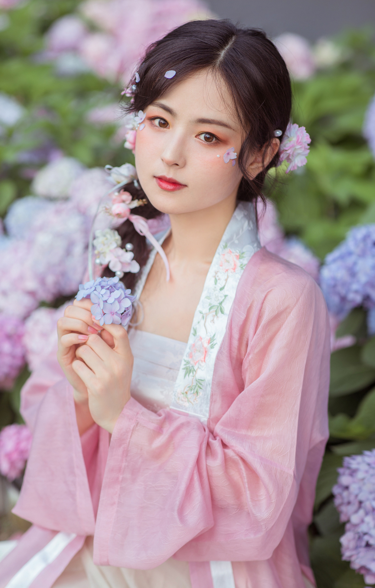 穿汉服的发型怎么扎简单又好看,穿汉服不知道扎什么短发