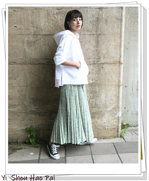 十种颜色卫衣搭什么裤子才好看,连帽卫衣穿搭配色技巧