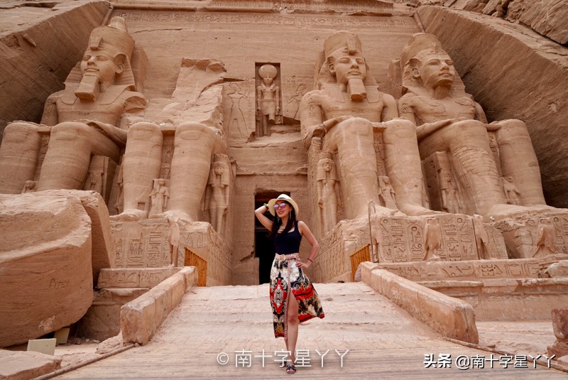 一半沙漠一半海洋图片,一半沙漠一半湖水