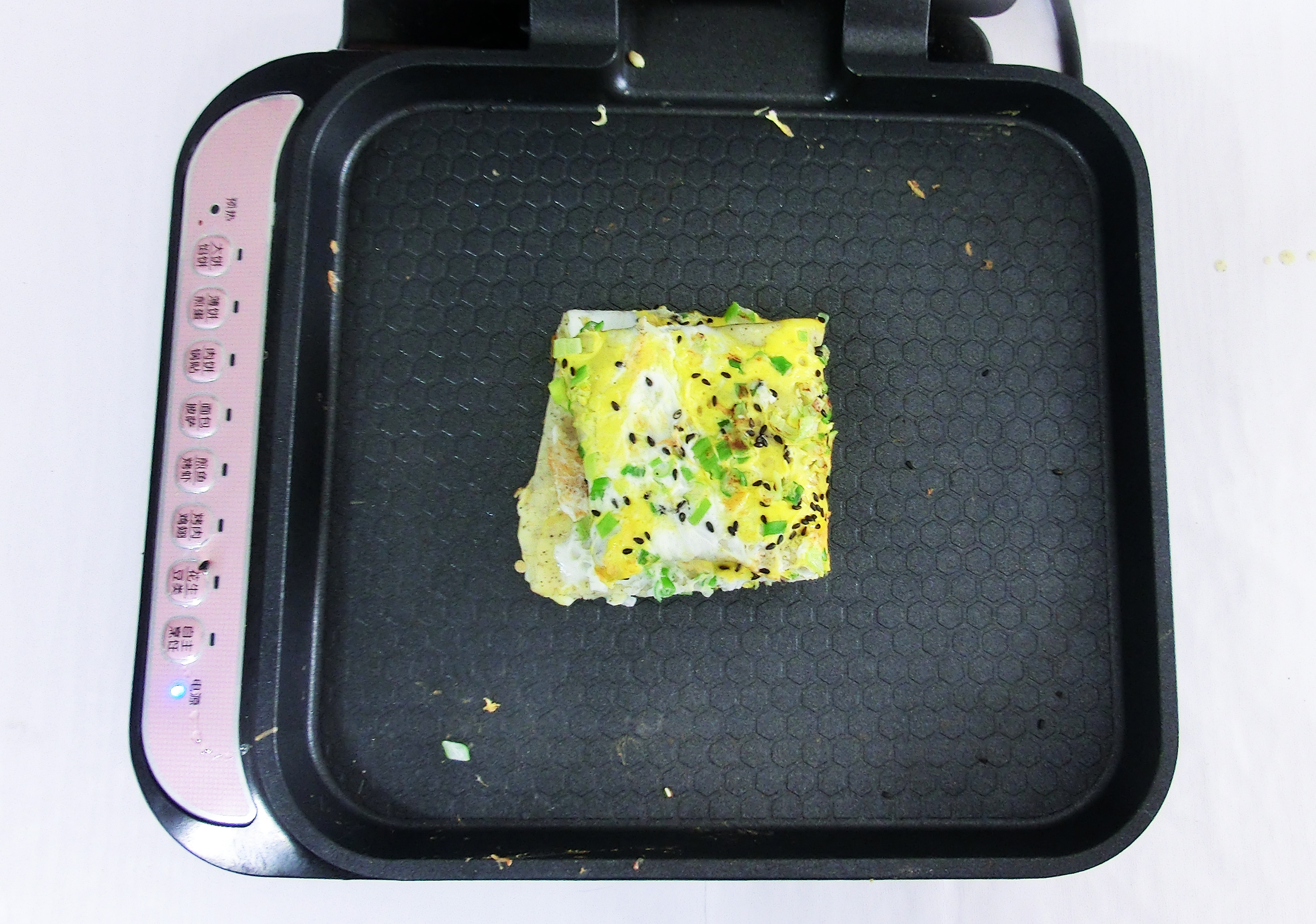 电饼铛做什么食物好吃方便又快捷,家中的电饼铛如何制作出来美食呢