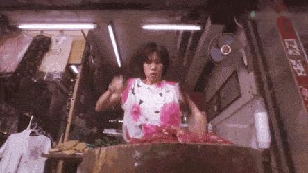 老人拿菜刀砍人原因,老人拿菜刀砍伤人事件