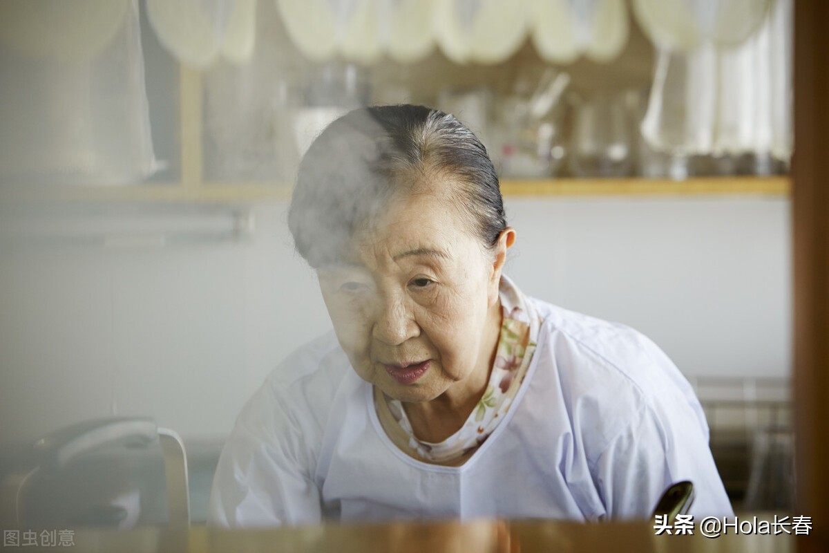 年龄的差距有代沟怎么化解,两代人的代沟解决办法