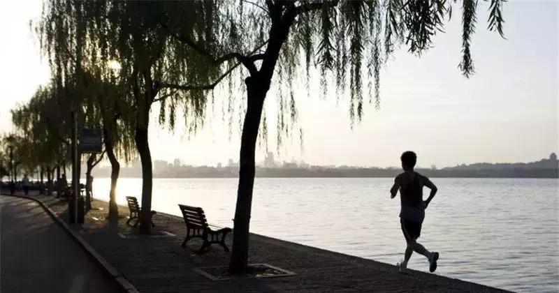 跑步十公里会对身体造成什么损害,跑步十年的危害