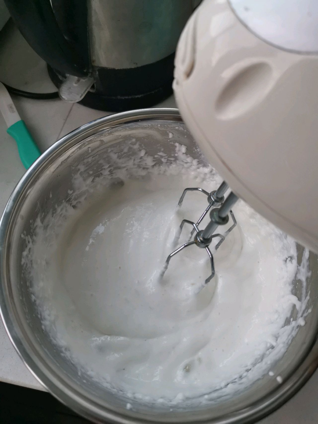 没有淡奶油奶酪怎么做奶油,牛奶黄油淡奶油奶酪