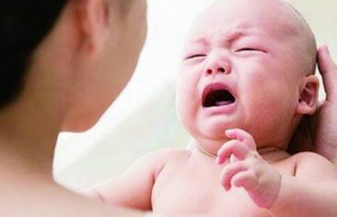 婴儿鼻子呼哧呼哧响推拿,4个月女婴做推拿后身亡