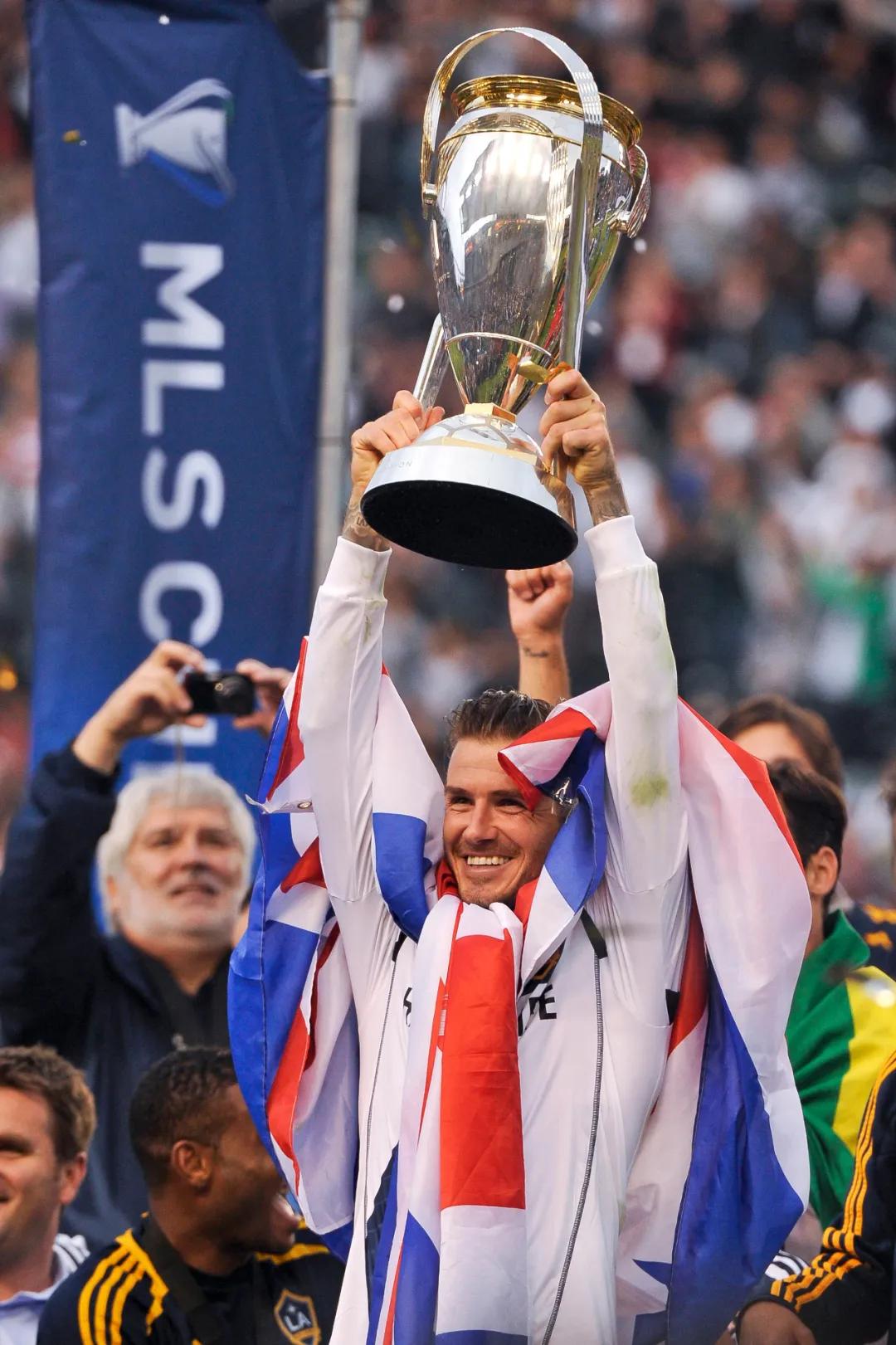 年轻时的贝克汉姆有多帅穿搭,年轻贝克汉姆有多帅