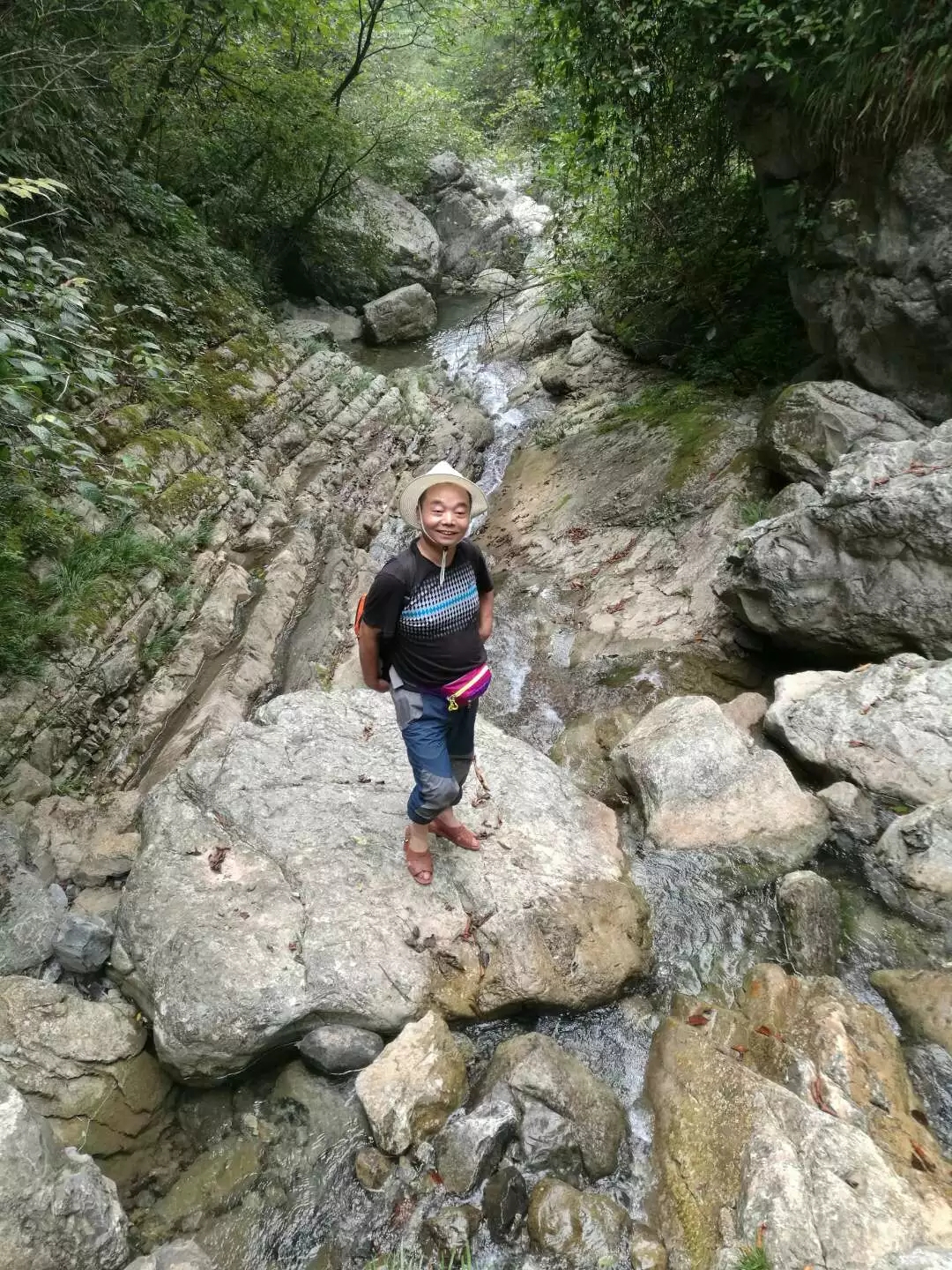 西漂湾瀑布群,建始西漂湾瀑布群