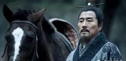 历史上真的有萧何月下追韩信吗,韩信与萧何谁的历史地位更高