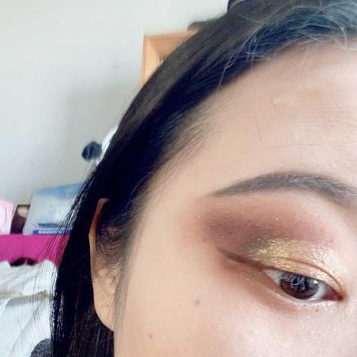 适合画眼影新手的眼影盘,怎样用眼影盘画眼影最好看又简单