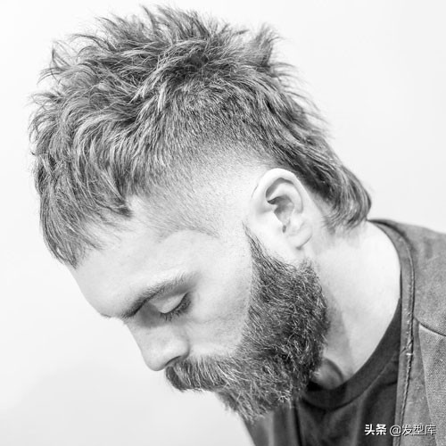 50岁鲻鱼头烫发发型,短发发型女2020流行发型鲻鱼头