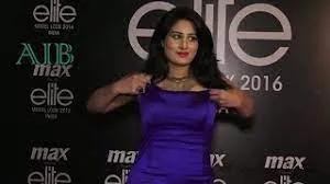 女生为什么总是调整肩带,女生自己怎么系bra