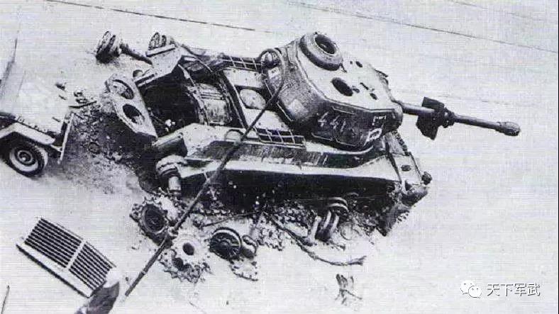 炸裂|没有什么坦克是“一拳”解决不了的*药弹**架瞬间爆炸