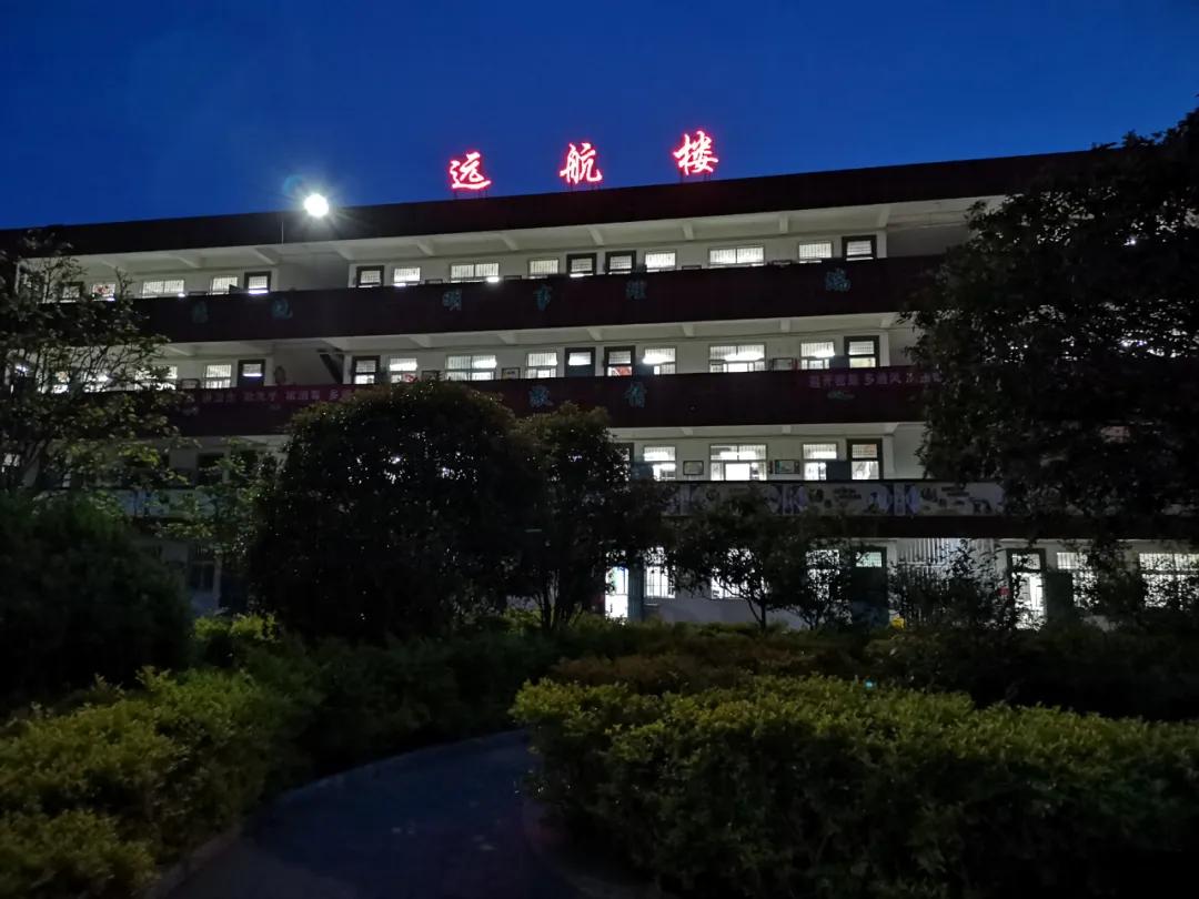 各学校开学第一天的报到情况,开学第一天的视频幼儿