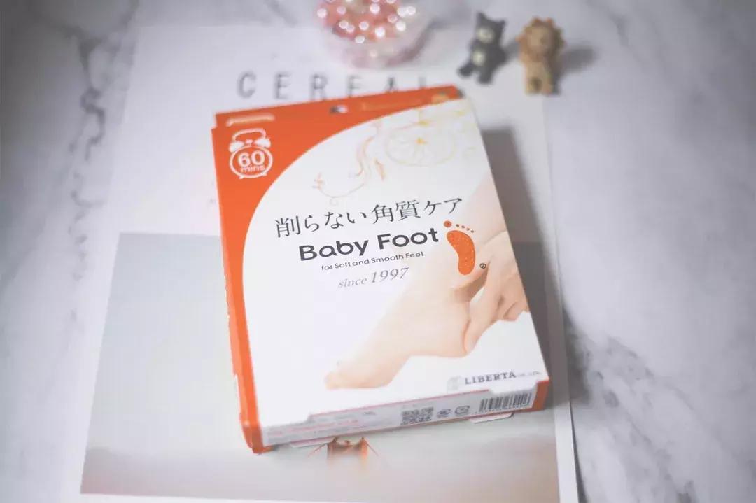 女大学生脚部异味难忍，在寝室羞于脱鞋！