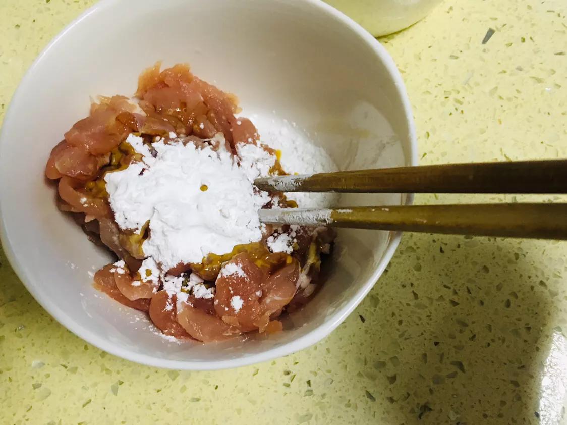 四岁的娃娃过份挑食，妈妈用这个办法来解决