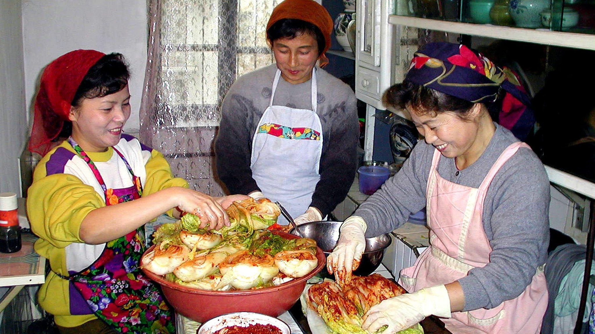 吃5倍价牛肉,下架印有中文“泡菜”的饭团,韩国为何如此排外?