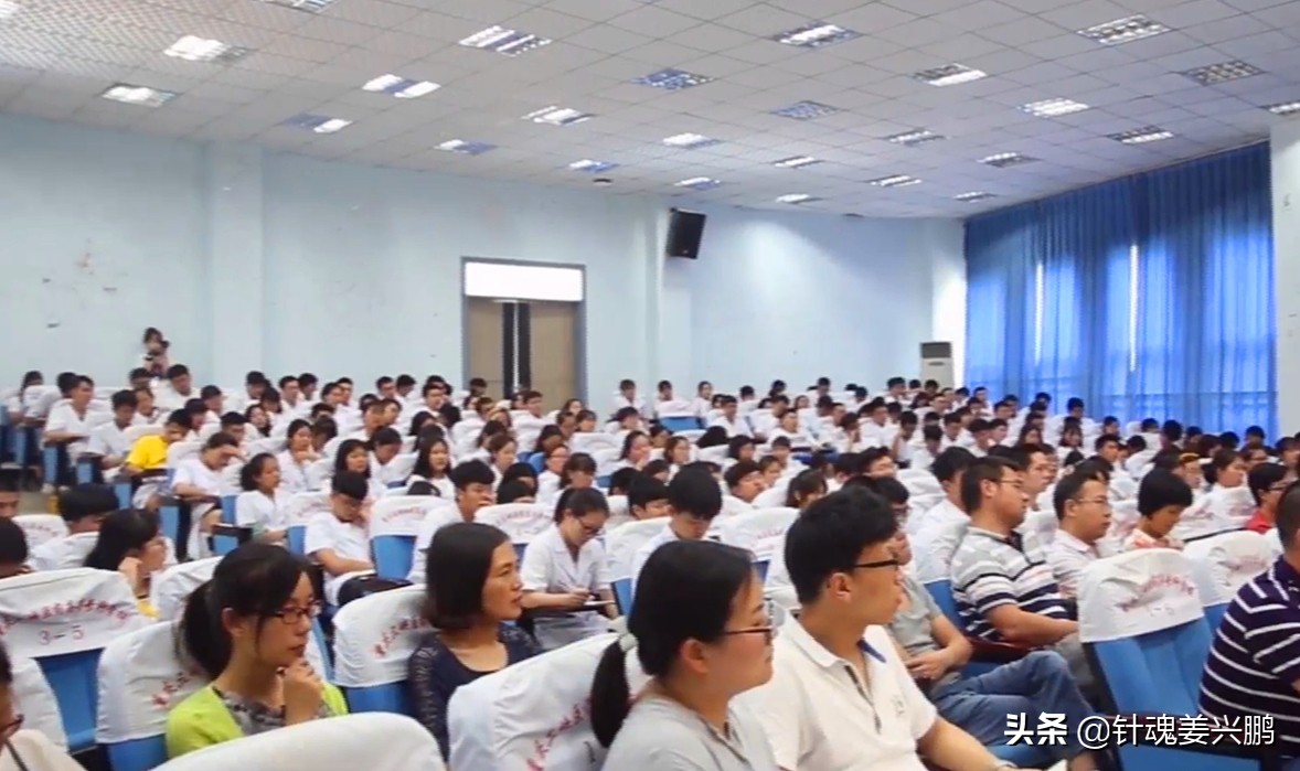 博士医生每月多少钱,博士医生基本工资5000