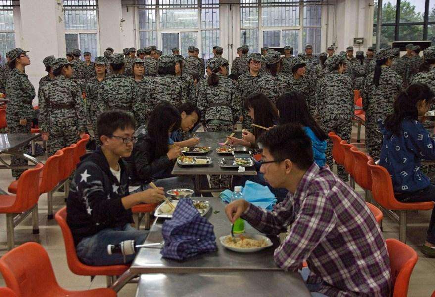 给初三学弟学妹的一封信作文800字,给同年级同学的一封信