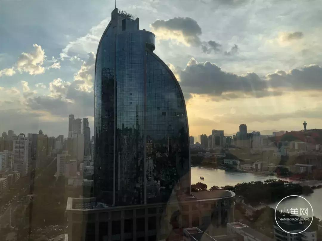 又一酒店,一酒店倒塌致多人被埋