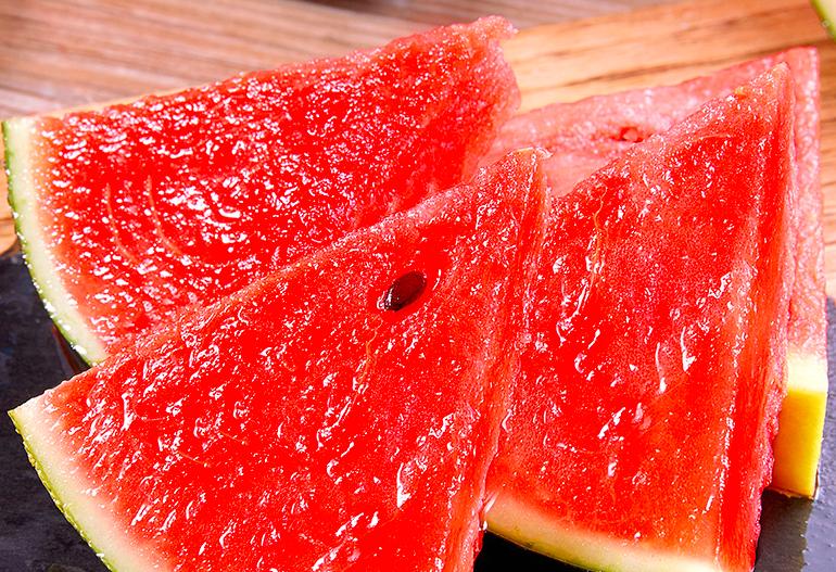 降暑的水果,夏日哪种水果是降暑的必备佳品