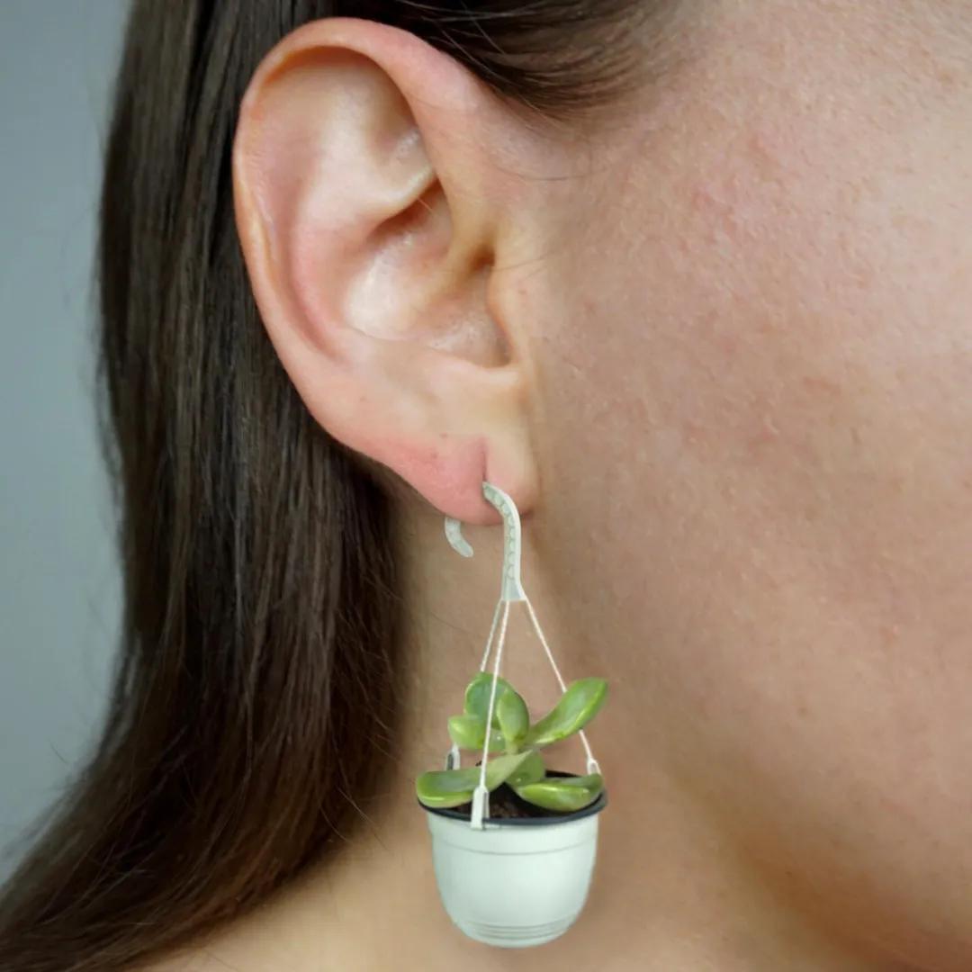 她用菜叶、香蕉做成艺术品,把“人体”艺术玩到极致,圈粉57万