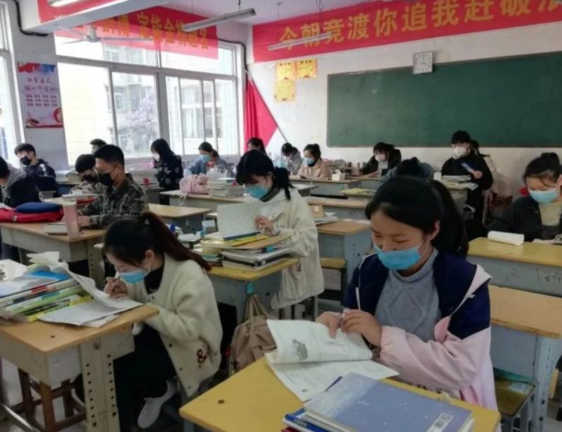 瀹夊窘閲庨浮澶у鏇濆厜,瀹夊窘鍗佸ぇ閲庨浮瀛︽牎