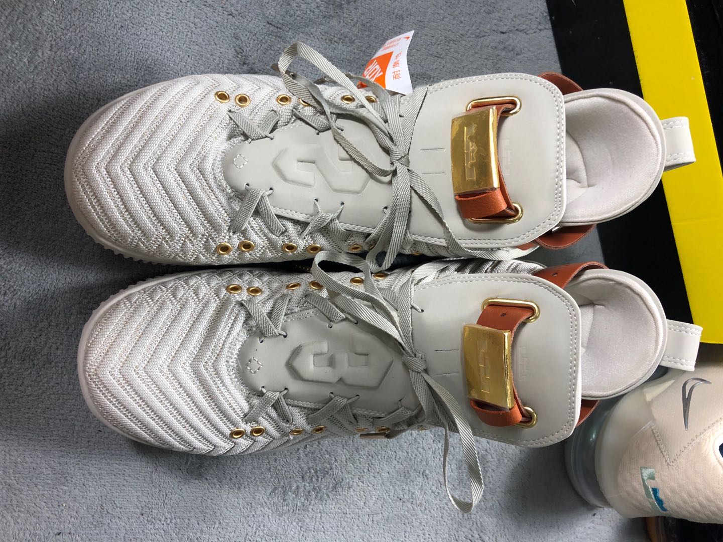 nikelebron16鸳鸯配色,nikelebron16low紫色测评