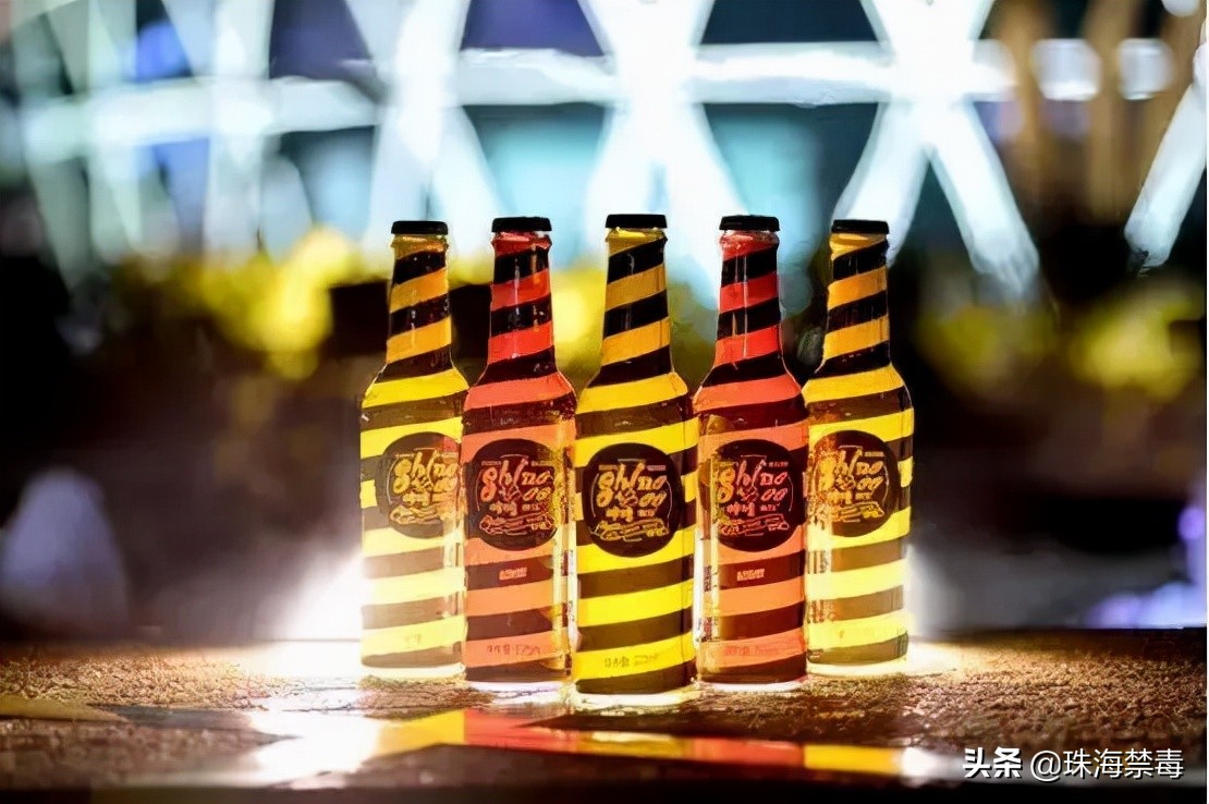 令人作呕！为寻刺激，丈夫竟邀网友共同下药迷奸妻子