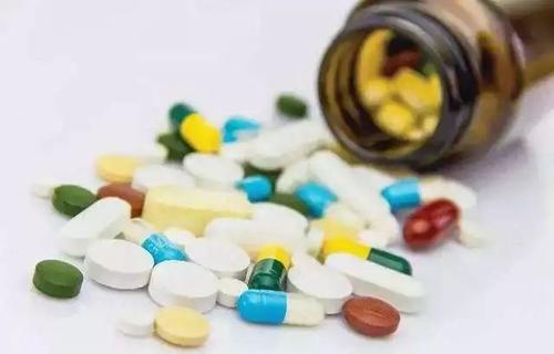 儿童误把维生素ad滴剂当糖,3岁小儿误服20粒维生素ad滴剂