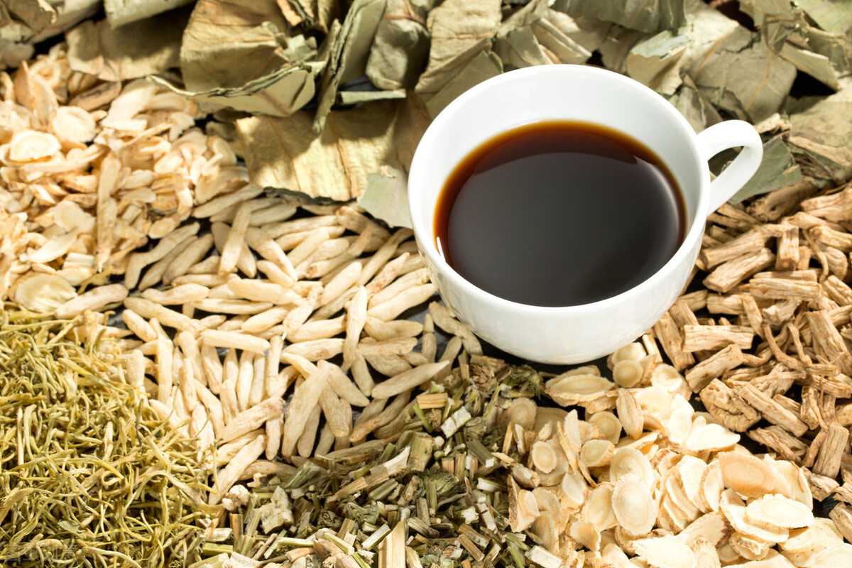 小孩发烧看中医好还是西医好,中医对待发烧的正确方法是什么