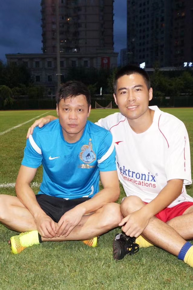 我带着巴塞罗那，登顶了珠峰