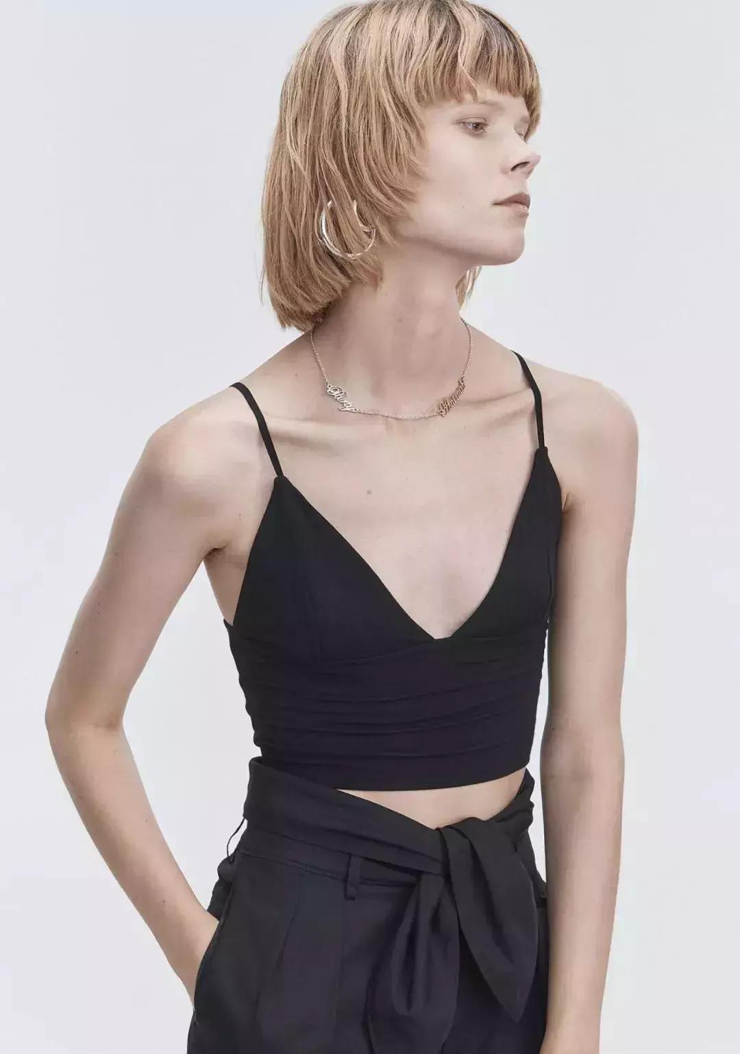 颜值不够衣品来凑高级感穿搭,颜值不够道具来凑墨镜style