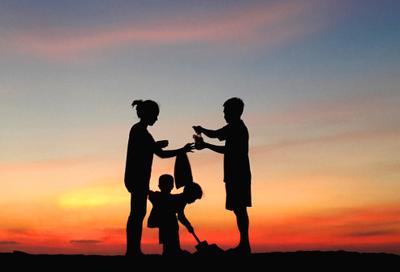 萨提亚家庭治疗四个基本假设,萨提亚家庭治疗理论是什么