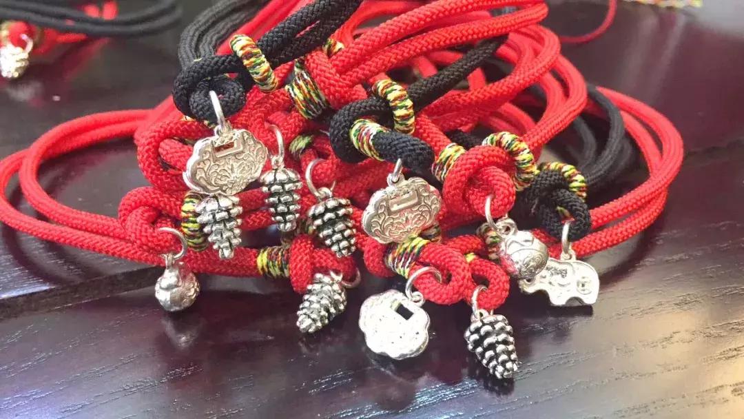 本命年转运珠的佩戴禁忌,00年属龙佩戴什么饰品最好本命年