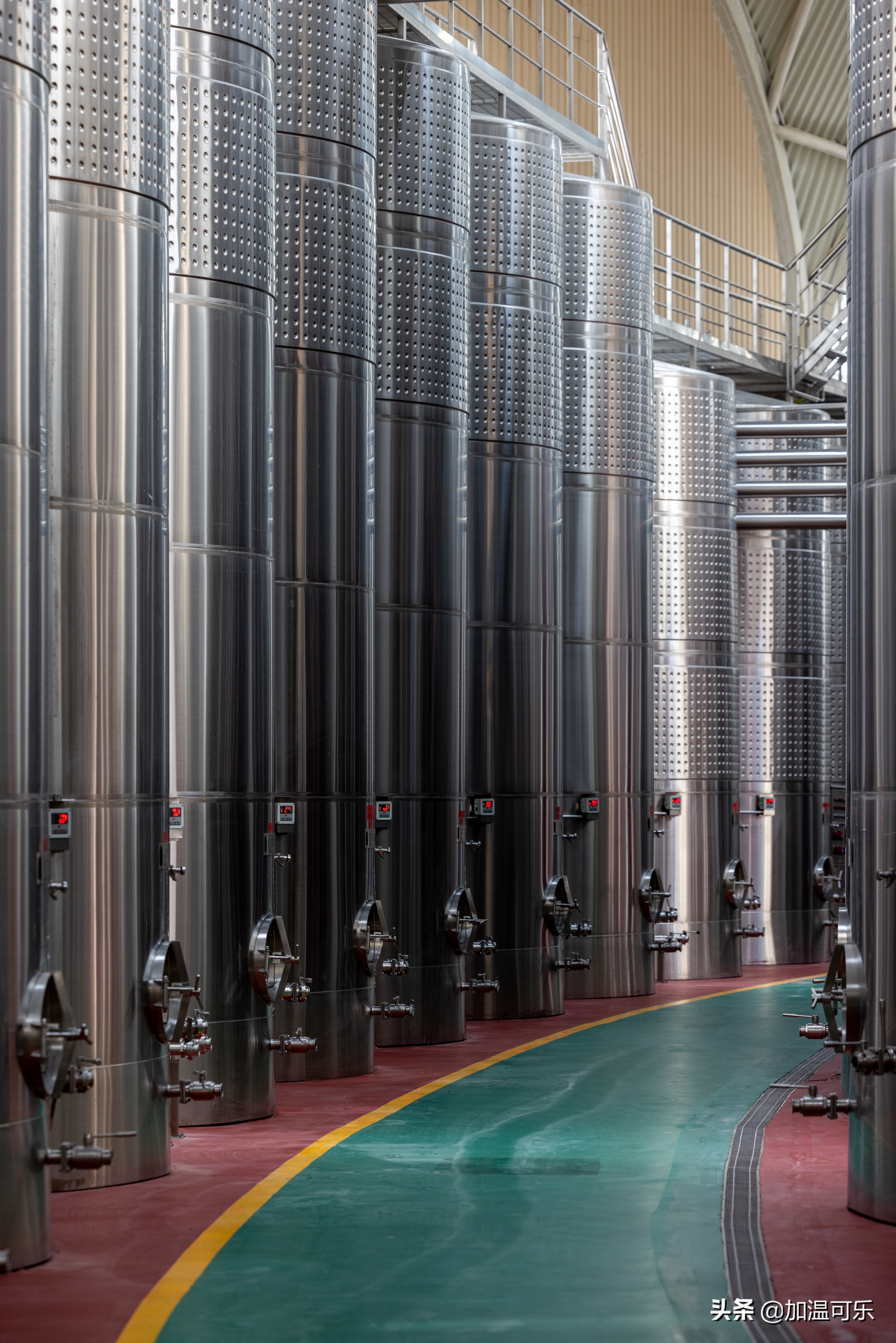 宁夏贺兰红酒庄航拍,贺兰红出自哪个酒庄